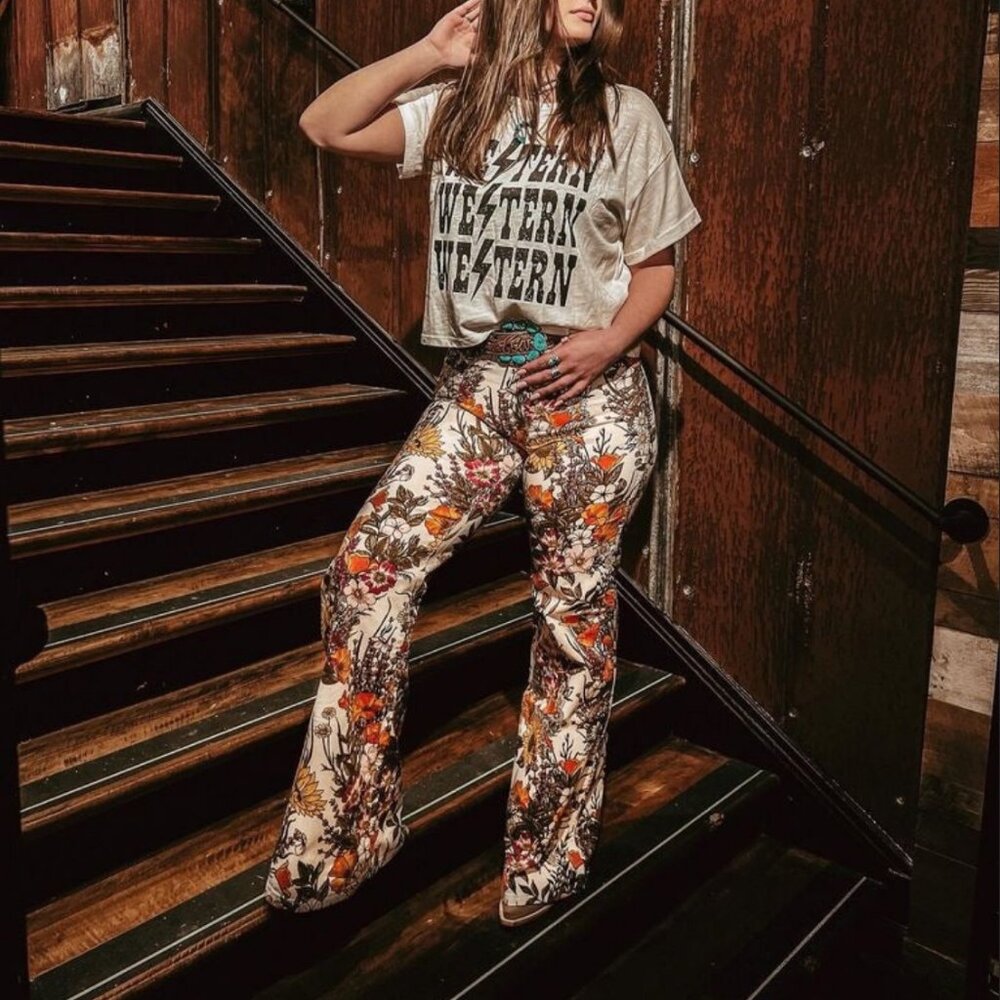 Wrangler Carly Flower Garden Flare - Picture 7 of 10